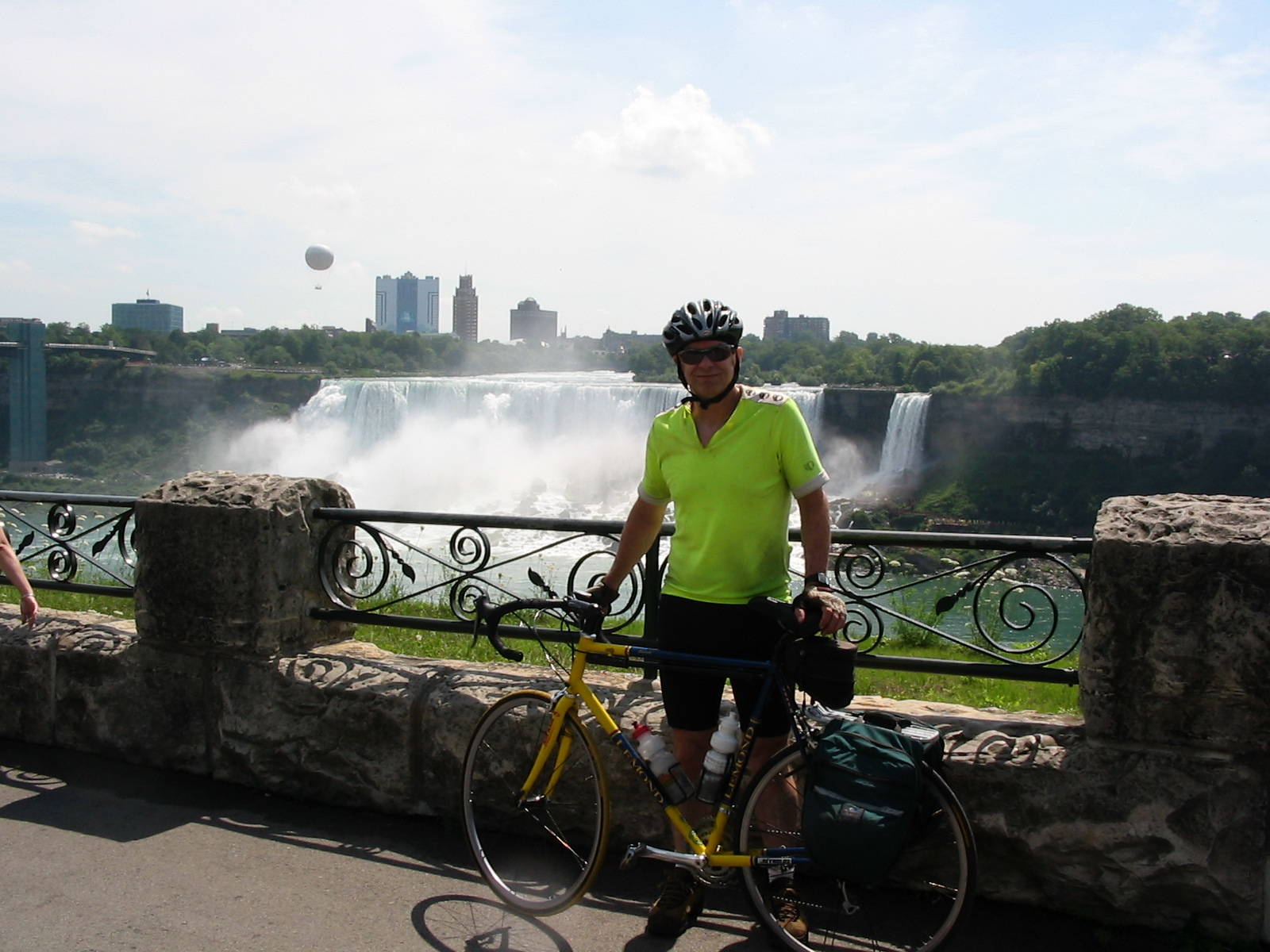 Tom American Niagara Falls